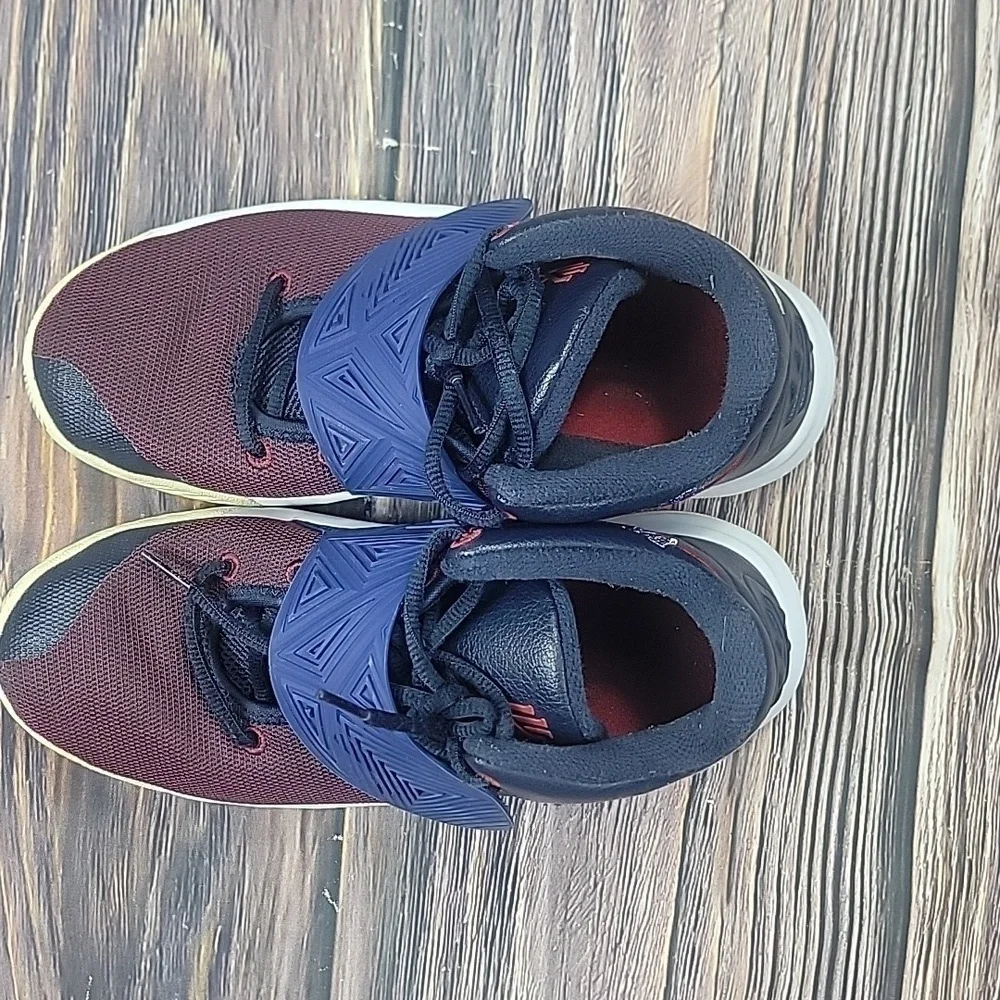 Boys 7Y Nike shoes